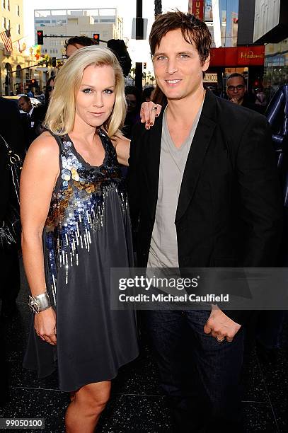 Actors Jennie Garth and Peter Facinelli arrive at the Los Angeles premiere of Summit Entertainment's "Letters to Juliet" at Grauman's Chinese Theatre...