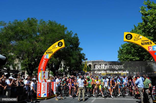 Tour De France, Stage 14Illustration Illustratie, Departure Depart, Nimes City Ville Stad, Peleton Peloton, Freire Oscar Green Jersey, Evans Cadel...