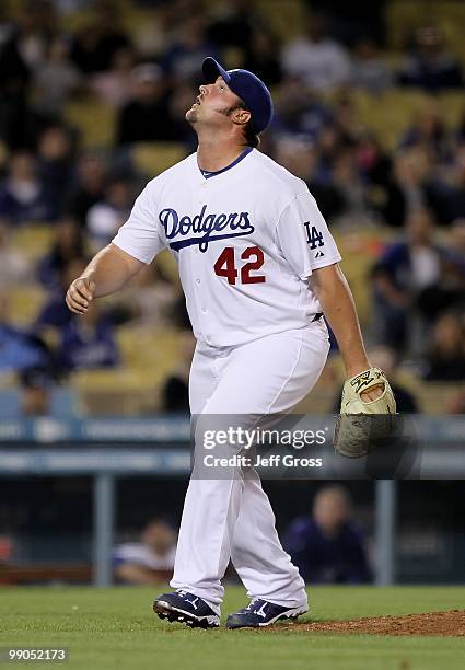 Jonathan Broxton of the Los Angeles Dodgers plays against the Arizona Diamondbacks at Dodger Stadium on April 15, 2010 in Los Angeles, California.