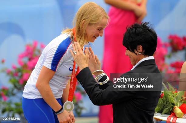 Beijing Olympics, Cycling : Time Trial Womenpodium, Pooley Emma Silver Medal, Celebration Joie Vreugde, Di Centa Manuela Ioc Delegate /Juyongguan -...