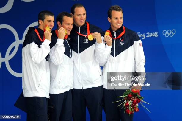 Swimmingpodium, Team Usa , Phelps Michael , Hansen Brendan , Peirsol Aaron , Lezak Jason , Gold Medal, Celebration Joie Vreugde /Men 4 X 100 M Medley...