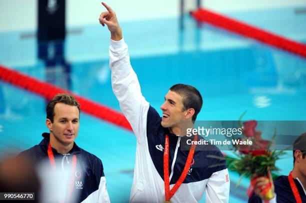 Swimmingpodium, Team Usa , Phelps Michael , Hansen Brendan , Peirsol Aaron , Lezak Jason , Gold Medal, Celebration Joie Vreugde, Flag Drapeau Vlag,...