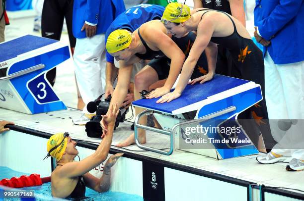 Swimmingteam Australia , Seebhm Emily , Jones Leisel , Schipper Jessicah , Trickett Lisbeth Celebration Joie Vreugde, Women 4 X 100 M Medley Relay...