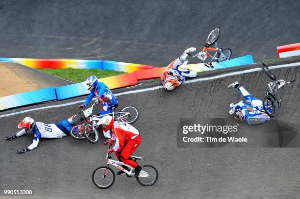 Beijing Olympics, Cycling : Bmxillustration Illustratie , Crach Chute Val, Bennett Kyle , Prokop Michal , Van Der Biezen Raymon , Becerine Cristian...
