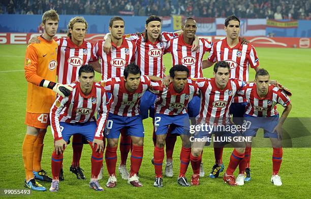 Aletico Madrid's players pose for the team photo ahead of the final football match of the UEFA Europa League Fulham FC vs Aletico Madrid in Hamburg,...