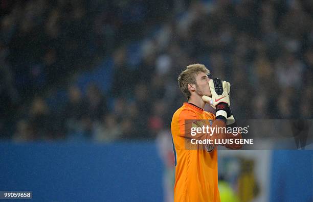 Atletico Madrid's goalkeeper David de Gea shouts instructions during the final football match of the UEFA Europa League Fulham FC vs Aletico Madrid...