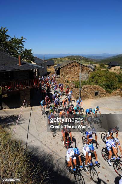 Tour Of Spain, Stage 16Illustration Illustratie, Peleton Peloton, Alto Del Acebo, Acebo Town Ville Stad Dorp, Landscape Paysage Landschap /Ponferrada...