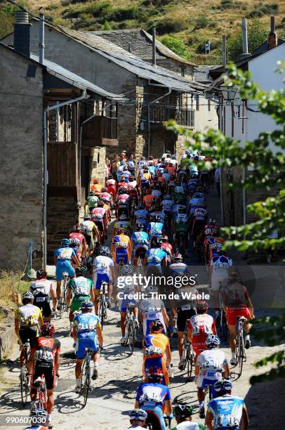 Tour Of Spain, Stage 16Illustration Illustratie, Peleton Peloton, Acebo Town Village Dorp, Alto Del Acebo, Landscape Paysage Landschap, Ponferrada -...