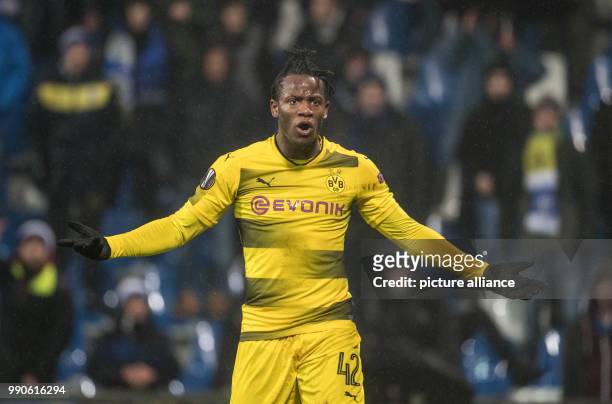February 2018, Italy, Bergamo: Soccer, UEFA Europa League, Round of 32, 2nd leg: Atalanta Bergamo vs Borussia Dortmund. Dortmund's Michy Batshuayi...