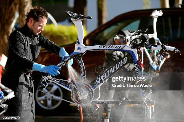 Team Saxo Bank, California Training Campillustration Illustratie, Cleaning Nettoyer Wassen, Specialized Bike Velo Fiets, Kenneth Van De Wiele Mecanic...