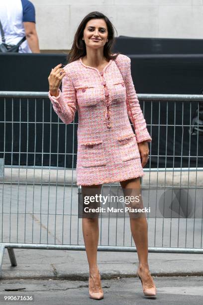 Actress Penelope Cruz attends the Chanel Haute Couture Fall/Winter 2018-2019 show as part of Paris Fashion Week on July 3, 2018 in Paris, France.