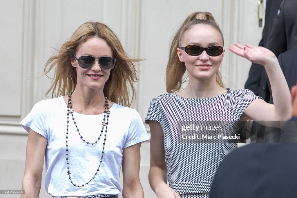 Chanel : Outside Arrivals - Paris Fashion Week - Haute Couture Fall/Winter 2018-2019