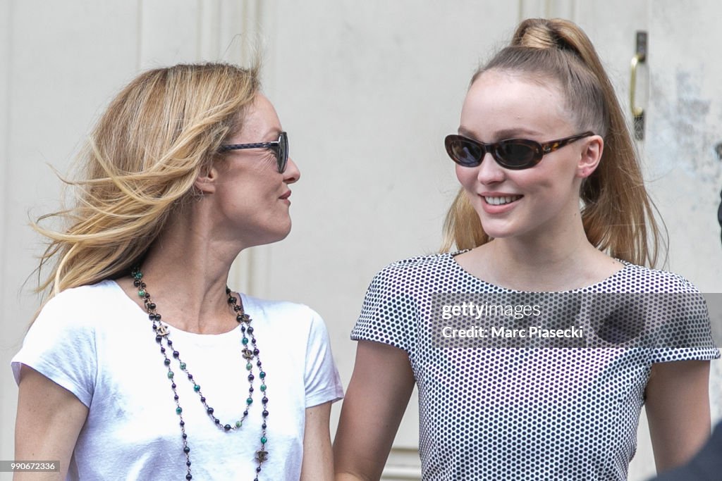 Chanel : Outside Arrivals - Paris Fashion Week - Haute Couture Fall/Winter 2018-2019