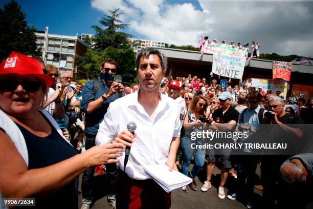 French lawmaker Francois Ruffin, of the "La France Insoumise" left-wing party arrives to speak at the psychiatric hospital "Pierre Janet" in Le...