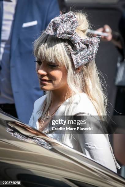 Singer Lily Allen attends the Chanel Haute Couture Fall/Winter 2018-2019 show as part of Paris Fashion Week on July 3, 2018 in Paris, France.