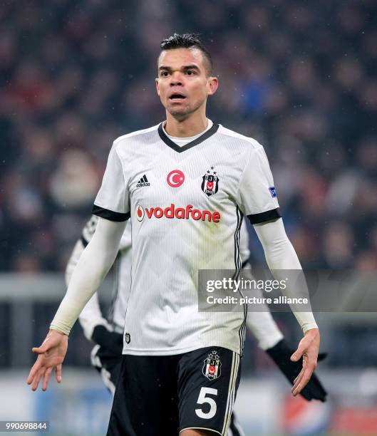 Germany, Munich, Allianz Arena: Soccer, UEFA Champions League, Round of Sixteen, FC Bayern Munich vs Besiktas Istanbul: Istanbul's Pepe reacts. - NO...