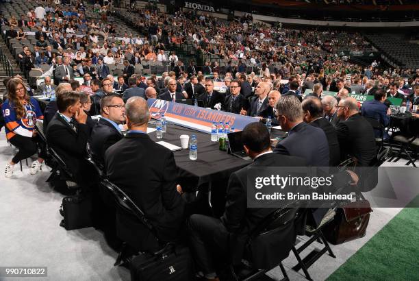 General view of the New York Islanders draft table is seen during the first round of the 2018 NHL Draft at American Airlines Center on June 22, 2018...