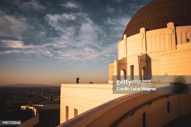 griffith observatory at sunrise - griffith park stock pictures, royalty-free photos & images