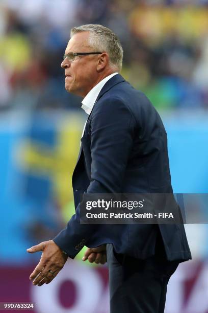 Janne Andersson, Head coach of Sweden gives his team instructions during the 2018 FIFA World Cup Russia Round of 16 match between Sweden and...