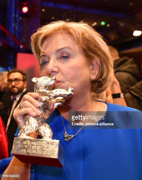 February 2018, Germany, Berlin, Award Ceremony, Berlinale Palace: Actress Ana Brun from Paraguay holds her silver bear for Best Actress. Photo: Jens...