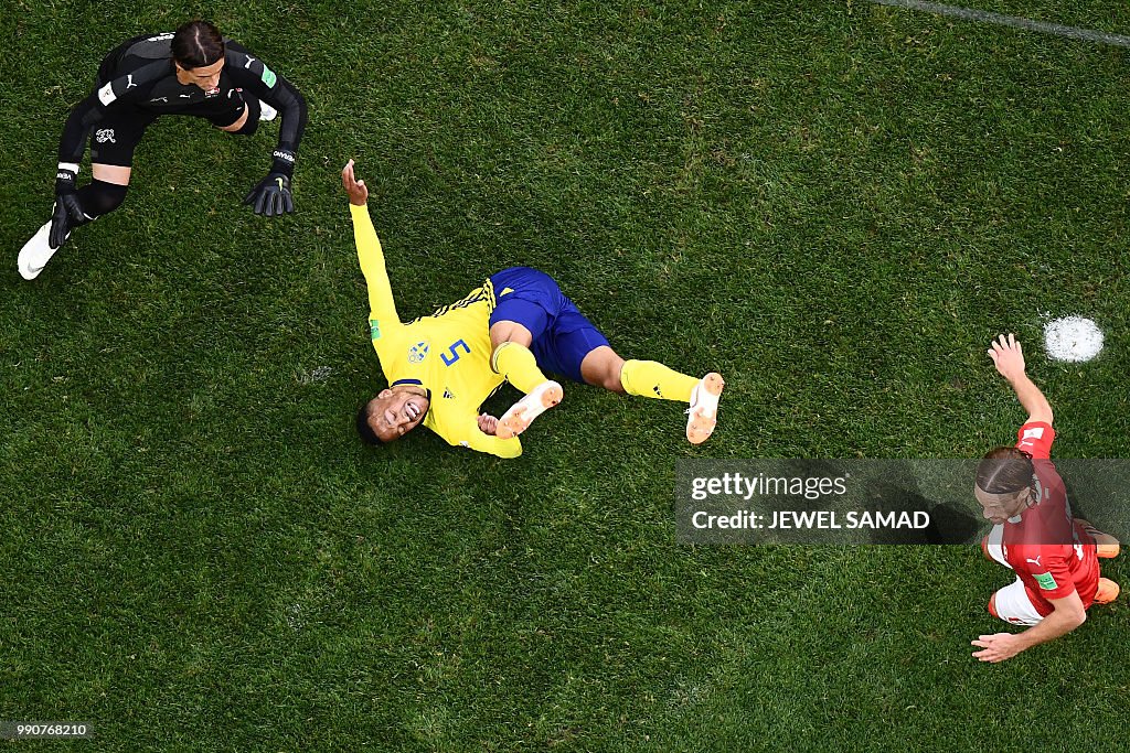 TOPSHOT-FBL-WC-2018-MATCH55-SWE-SUI
