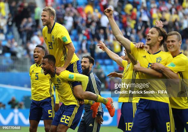 Sweden players acknowledge the fans following the 2018 FIFA World Cup Russia Round of 16 match between Sweden and Switzerland at Saint Petersburg...