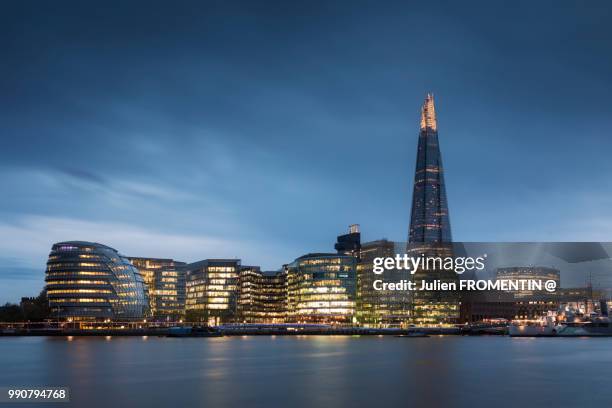 city hall & the shard, london - thames embankment fotografías e imágenes de stock