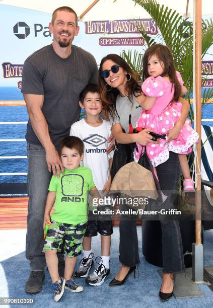 Actors Steve Howey and Sarah Shahi, daughter Violet Moon Howey and sons William Wolf Howey and Knox Blue Howey attend Columbia Pictures and Sony...