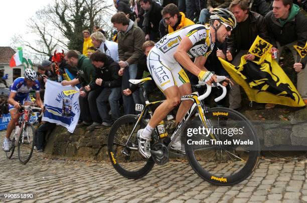 94Th Tour Of Flanders 2010Bernhard Eisel / Muur Geraardsbergen, Wall, Brugge - Ninove /Ronde Van Vlaanderen, Tour De Flandre, Tim De Waele