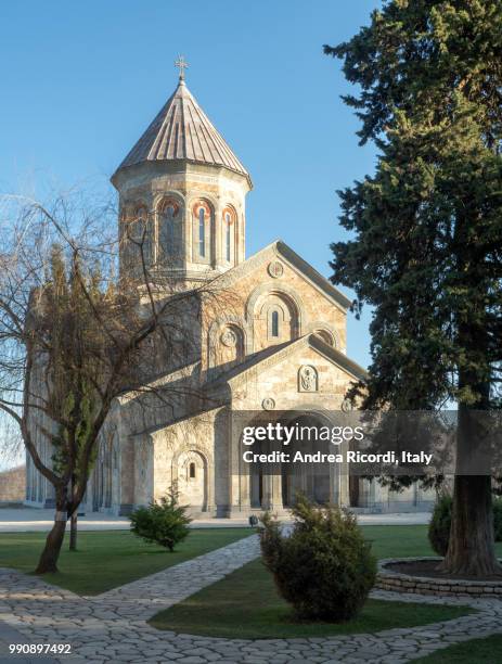 st. nino orthodox church at bodbe monastery, sighnaghi, georgia - ricordi stock-fotos und bilder