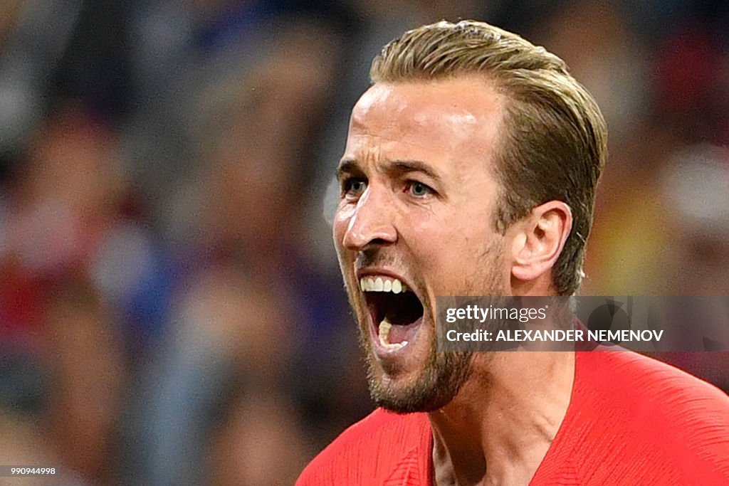 TOPSHOT-FBL-WC-2018-MATCH56-COL-ENG