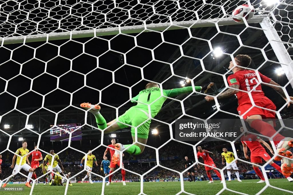 TOPSHOT-FBL-WC-2018-MATCH56-COL-ENG