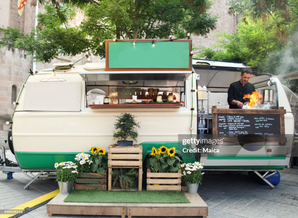Food truck wok