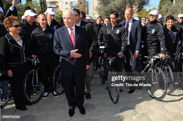 Training Camp Team Saxo Bank 2012, Israelalberto Contador / Bjarne Riis Team Owner, Simon Peres / Ran Margaliot / Karsten Kroon / Jesus Hernandez /...