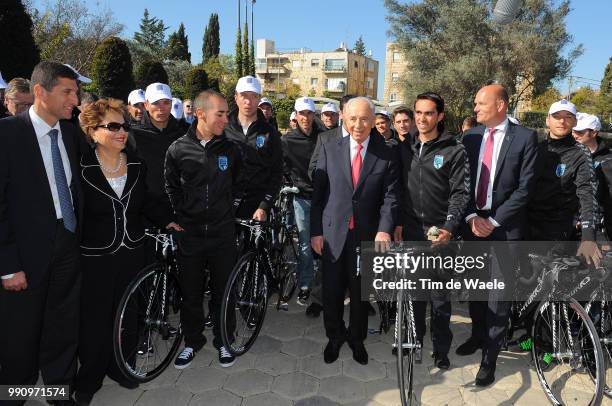 Training Camp Team Saxo Bank 2012, Israelalberto Contador / Bjarne Riis Team Owner, Simon Peres / Visit With Simon Peres President Of Israel On...