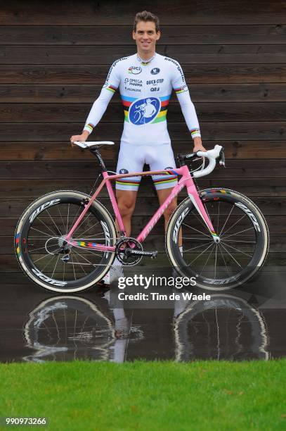 Zdenek Stybar Pink Specialized Bike /Cyclocross World Champion, Team Omega Pharma - Quick Step , Equipe Ploeg, Velo Fiets, Roze, Tim De Waele