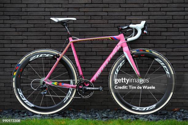 Zdenek Stybar Pink Specialized Bike /Cyclocross World Champion, Team Omega Pharma - Quick Step , Equipe Ploeg, Velo Fiets, Roze, Tim De Waele