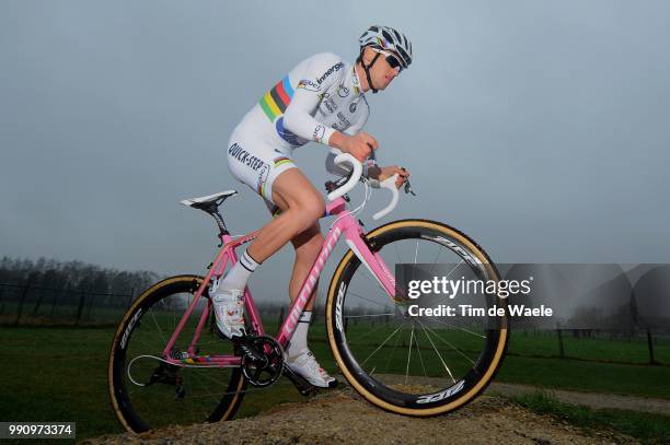 Zdenek Stybar Pink Specialized Bike /Cyclocross World Champion, Team Omega Pharma - Quick Step , Equipe Ploeg, Velo Fiets, Roze, Tim De Waele