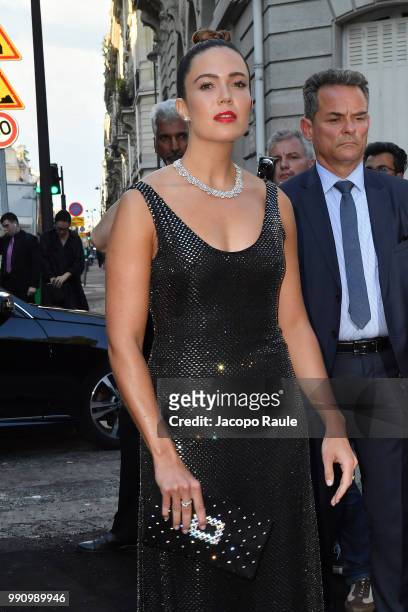 Mandy Moore arrives at the 'Vogue Foundation Dinner 2018' at Palais Galleria on July 3, 2018 in Paris, France.