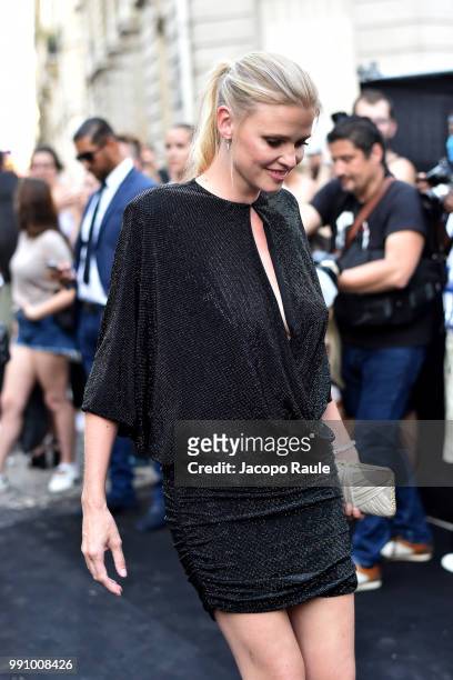 Lara Stone arrives at the 'Vogue Foundation Dinner 2018' at Palais Galleria on July 3, 2018 in Paris, France.