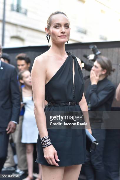 Amber Valletta arrives at the 'Vogue Foundation Dinner 2018' at Palais Galleria on July 3, 2018 in Paris, France.