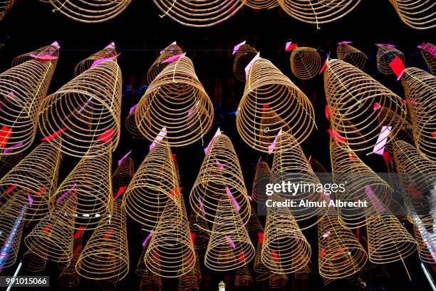 thien hau pagoda in saigon - incense coils stock-fotos und bilder