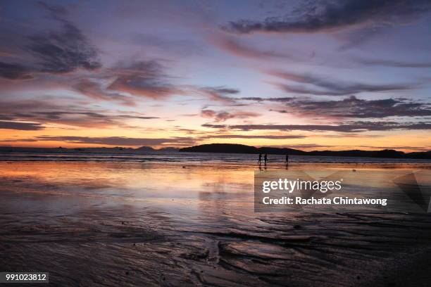 ao nang at sunset - ao nang fotografías e imágenes de stock