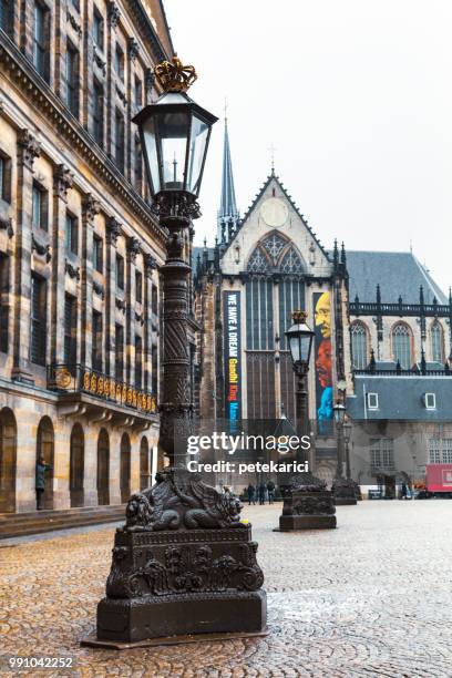 palácio real de amesterdão, países baixos - palácio real de amsterdã - fotografias e filmes do acervo