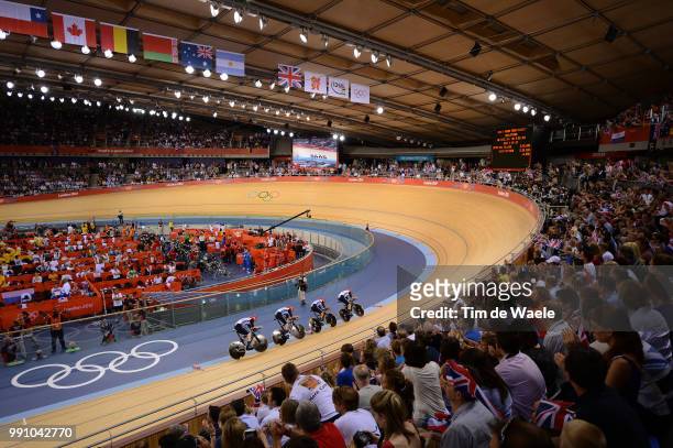 Londen Olympics, Track Cycling: Men Team Pursuit Gillustration Illustratie, Velodrome, Fans Supporters Public Publiek Spectators, Geraint Thomas /...