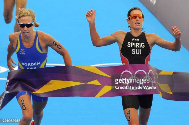 Londen Olympics, Triathlon : Women Arrival Sprint, Nicola Spirig Celebration Joie Vreugde, Lisa Norden / Hyde Park, Femmes Vrouwen, London Olympic...