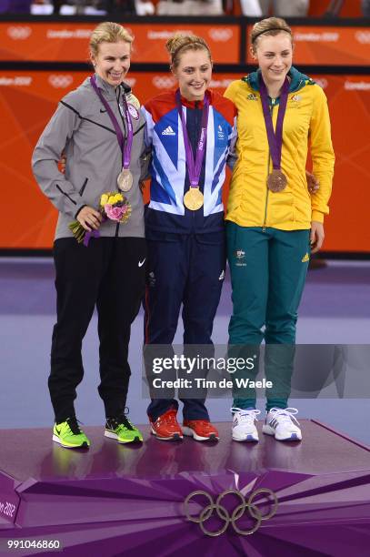 Londen Olympics, Track Cycling: Women Omnium Sarah Hammer Silver Medal, Laura Trott Gold Medal, Anette Edmondson Bronze Medal Celebration Joie...