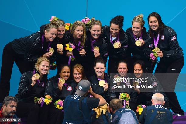 Londen Olympics, Water Polo: Final Women Team Usa Gold Medal Celebration Joie Vreugde, Betsey Armstrong / Heather Petri / Melissa Seidemann / Brenda...