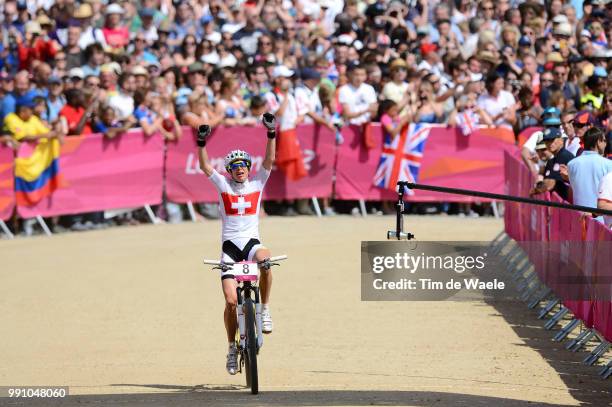 Londen Olympics, Cycling: Mountain Bike Womenarrival, Esther Suss Celebration Joie Vreugde, Hadleigh Farm, Vtt Mtb Cross Country, Femmes Vrouwen,...