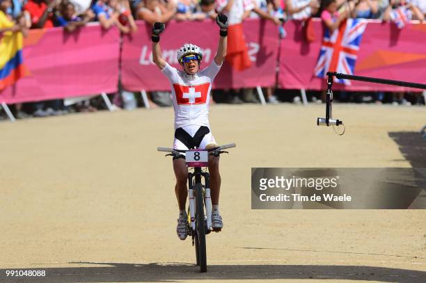 Londen Olympics, Cycling: Mountain Bike Womenarrival, Esther Suss Celebration Joie Vreugde, Hadleigh Farm, Vtt Mtb Cross Country, Femmes Vrouwen,...